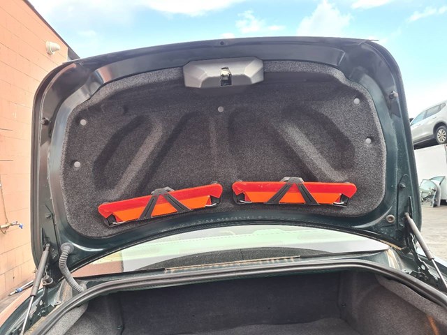 Tampa de porta-malas Jaguar X-type CF1