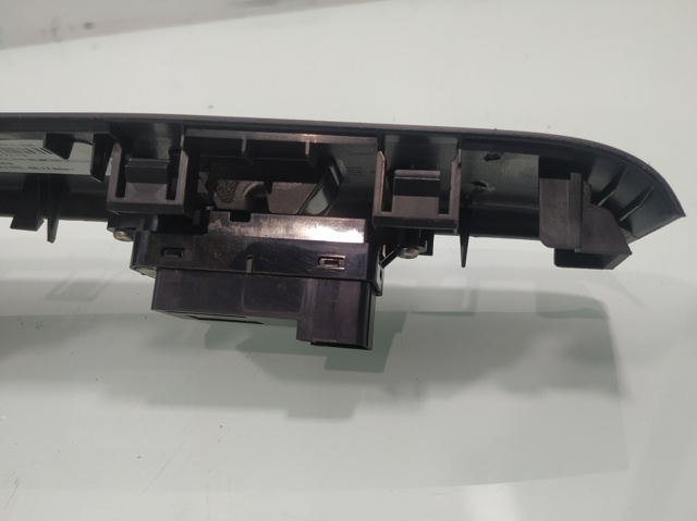 CC3366370A MAZDA Кнопочный блок управления стеклоподъемником передний правый купить в Запорожье