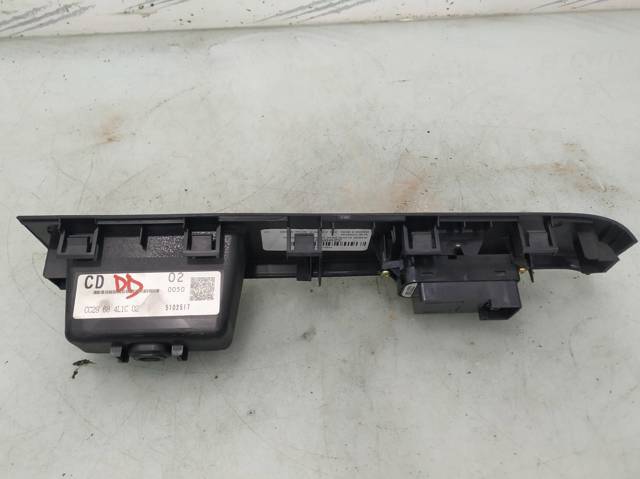 CC3366370A MAZDA Кнопочный блок управления стеклоподъемником передний правый купить в Павлоград