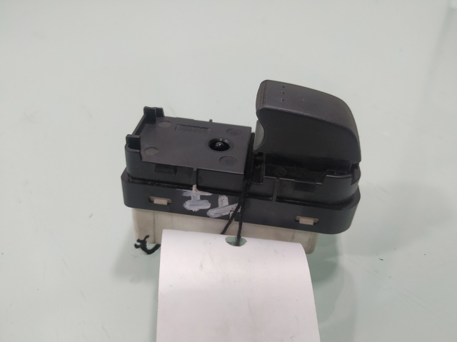 MAZDA CC5166380A Кнопка включения мотора стеклоподъемника задняя левая в наличии Черкассы