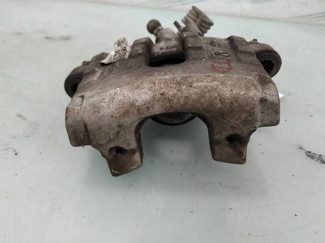 MAZDA CCY92661X Суппорт задний правый в наличии Ужгород