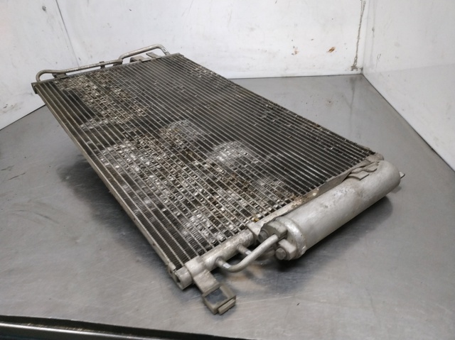 Radiador de aparelho de ar condicionado D301730630 HYUNDAI