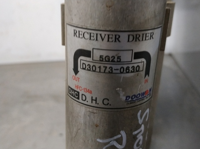 Radiador de aparelho de ar condicionado D301730630 HYUNDAI