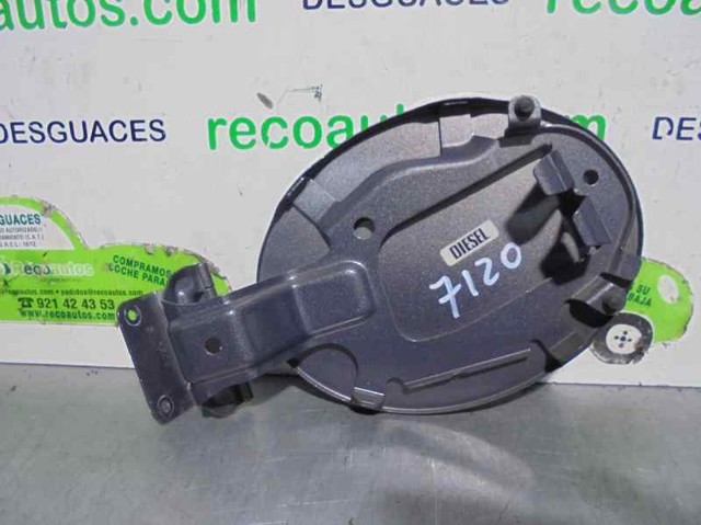 Grelha traseira esquerda de ventilação de salão D35051920A Mazda
