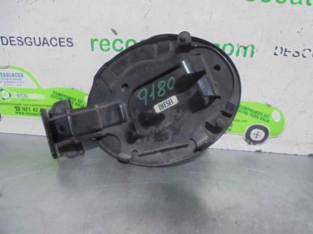 Grelha traseira esquerda de ventilação de salão D35051920A Mazda