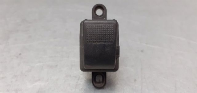 D39766370 MAZDA Кнопка включения мотора стеклоподъемника передняя правая купить в Черновцы