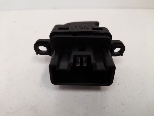 MAZDA D39766370 Кнопка включения мотора стеклоподъемника передняя правая в наличии Тернополь