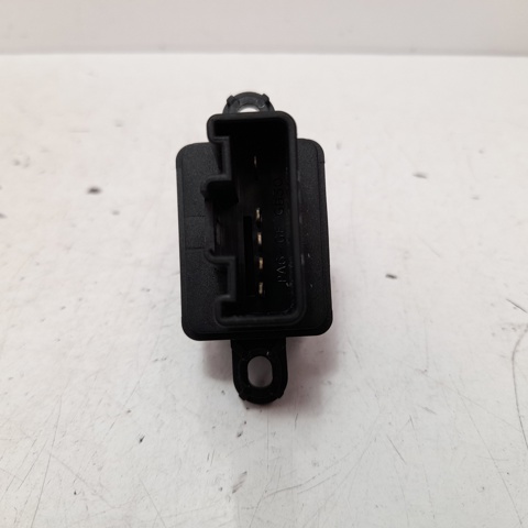 MAZDA D39766370 Кнопка стеклоподъемника передняя в наличии Харьков
