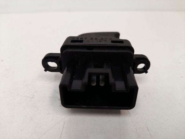 MAZDA D39766370 Кнопка включения мотора стеклоподъемника передняя правая в наличии Запорожье