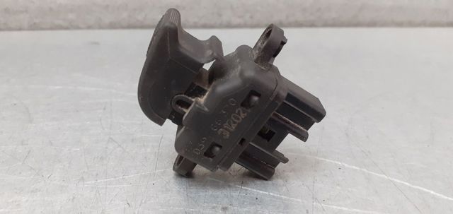 D39766370 MAZDA Кнопка включения мотора стеклоподъемника передняя правая купить в Одесса
