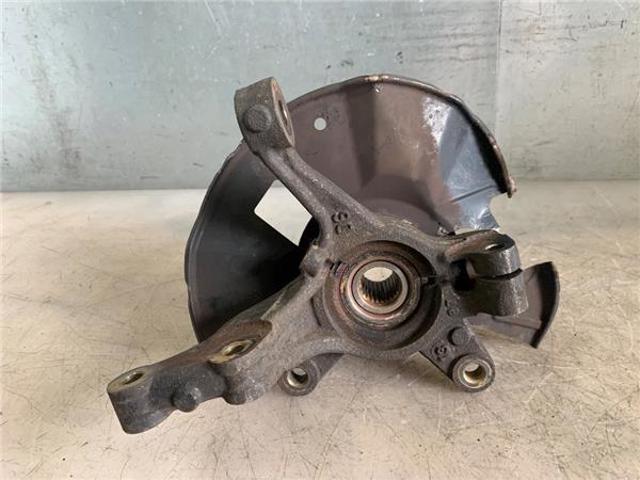 MAZDA D65133021A Цапфа (поворотный кулак) передний правый в наличии Одесса
