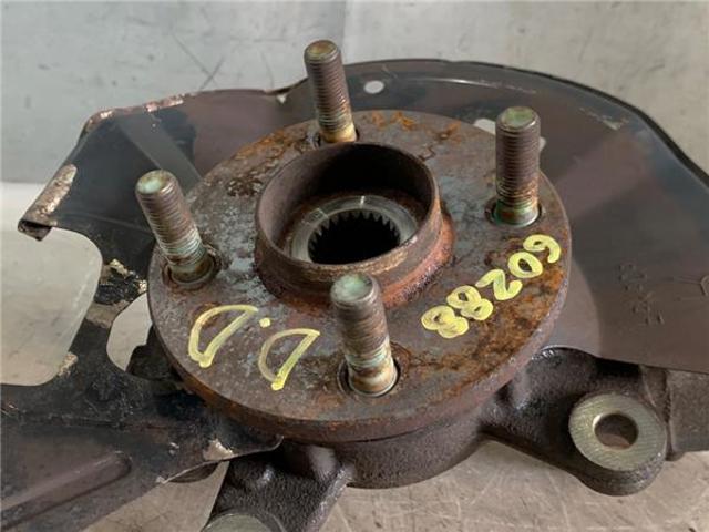MAZDA D65133021A Цапфа передняя правая в наличии Житомир