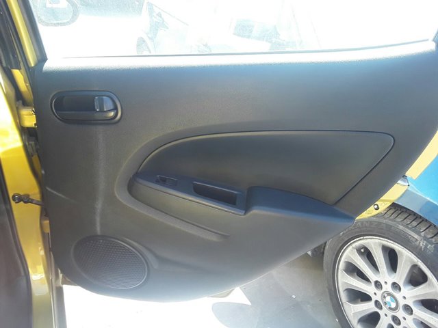 Mecanismo de acionamento de vidro da porta traseira direita D65172590A Mazda