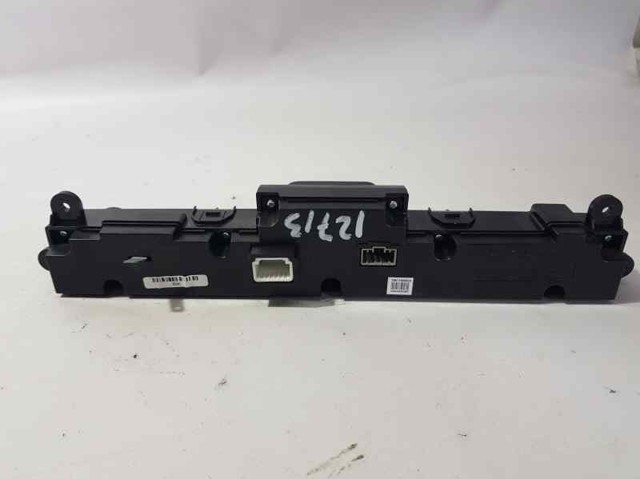 HYUNDAI D996568020 в наличии Запорожье