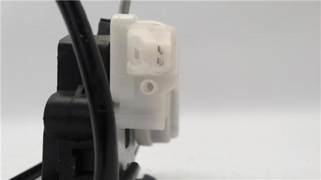 Fecho de tampa de porta-malas (de 3ª/5ª porta traseira) Mazda 2 1 DY