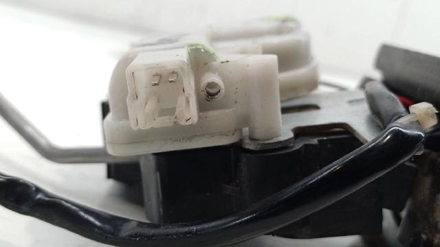 Fecho de tampa de porta-malas (de 3ª/5ª porta traseira) Mazda 2 1 DY