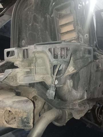 DQN000041 LAND ROVER Кронштейн бампера заднего правый купить в Павлоград