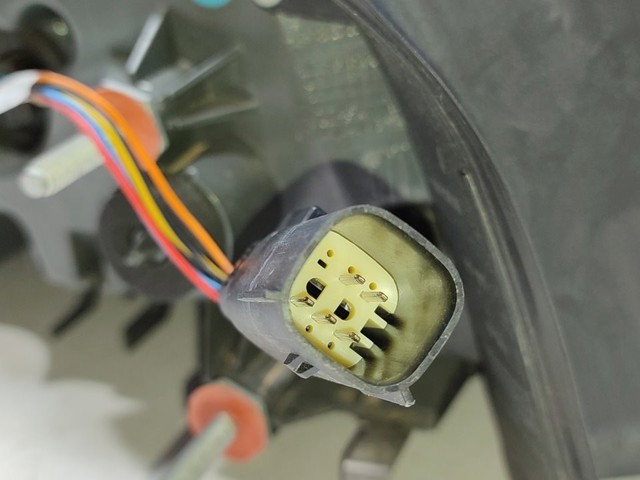 FORD DS7313404FJ Фонарь задний правый внешний в наличии Ирпень