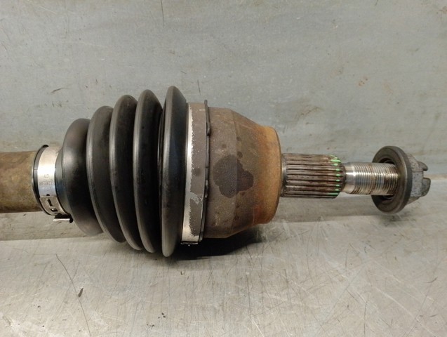 FORD DV613B436KB Полуось (привод) передняя правая в наличии Ужгород