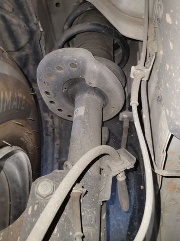 NISSAN E43024FA0A Амортизатор передний правый в наличии Черкассы