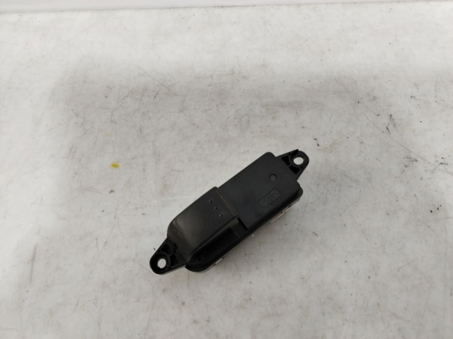 MAZDA EH6266370 Кнопка стеклоподъемника передняя в наличии Харьков