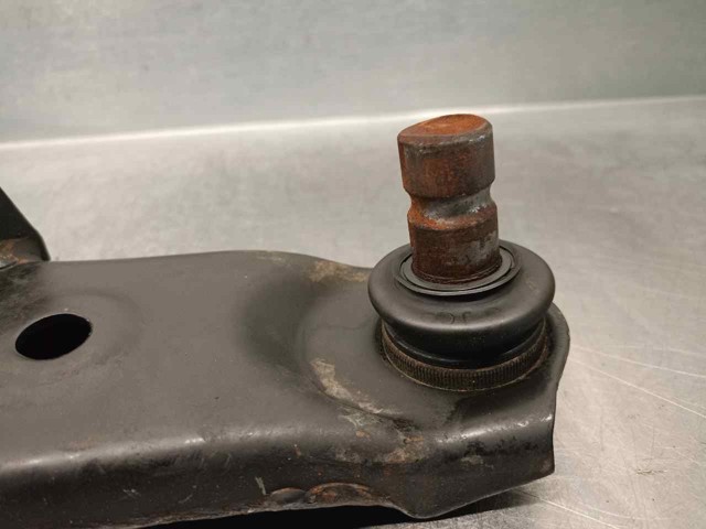EH6434350 MAZDA Рычаг передней подвески левый купить в Львов