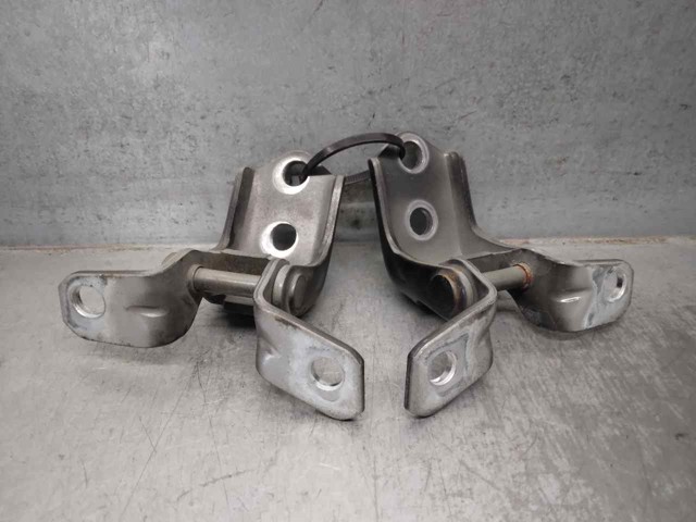 F15159210B Петля двери передней правой купить Кривой Рог