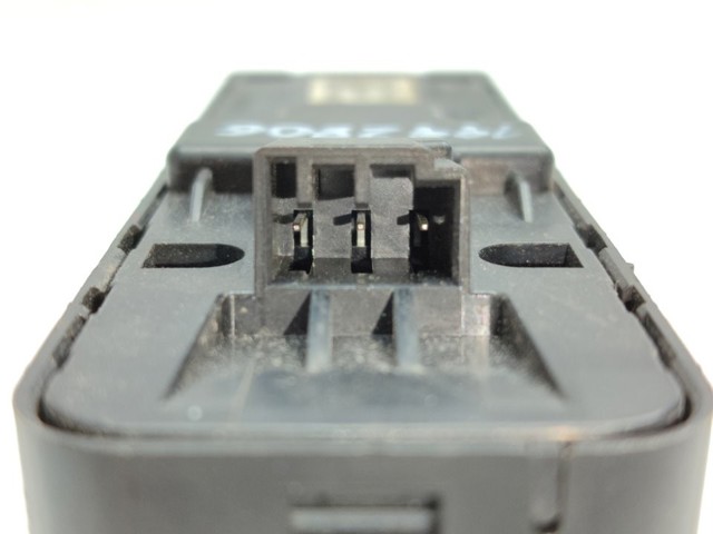 FK7214540AC LAND ROVER Кнопочный блок управления стеклоподъемником передний левый купить в Украина