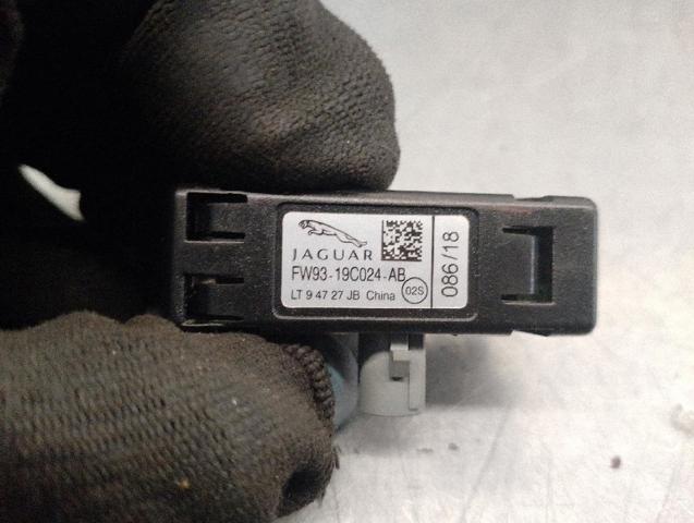 LAND ROVER FW9319C024AB в наличии Кривой Рог