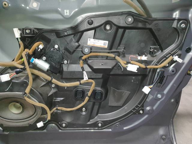 Motor de acionamento de vidro da porta traseira esquerda G22C5858XF Mazda