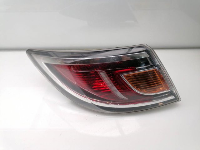 Lanterna traseira esquerda externa GDK151160C Mazda