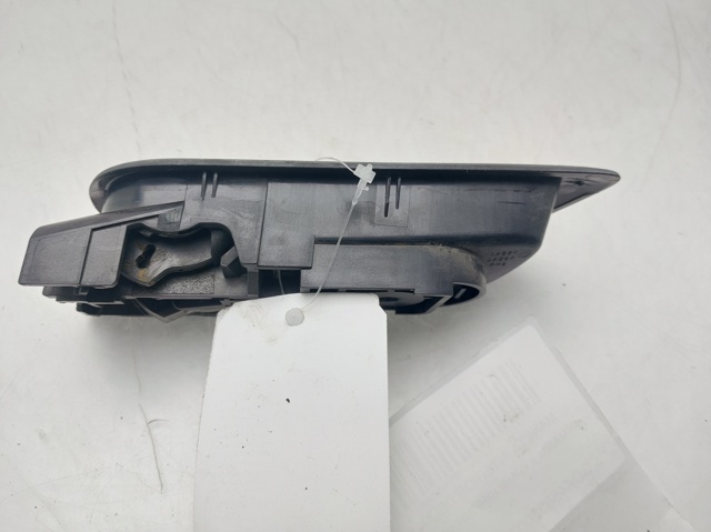 MAZDA GDK45833002 Ручка двери передней внутренняя правая в наличии Ирпень