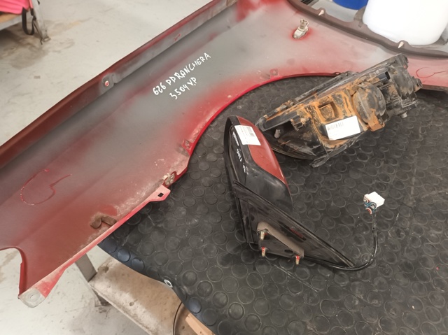 Pára-lama dianteiro direito Mazda 626 5 GF