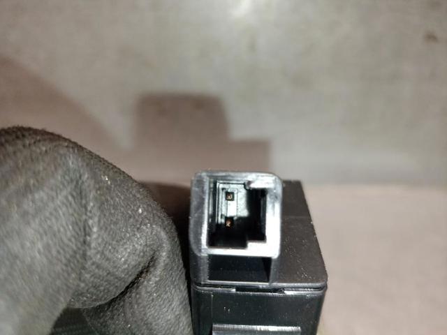 MAZDA GHK1568D0 Кнопка привода замка крышки багажника (двери 3/5-й (ляды) в наличии Киев