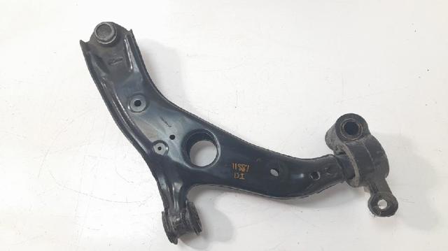 Braço oscilante inferior esquerdo de suspensão dianteira GHP934350B MAZDA
