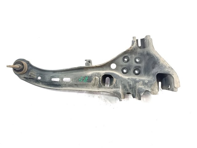 Braço oscilante (tração) longitudinal inferior direito de suspensão traseira GJ6A28200K Mazda
