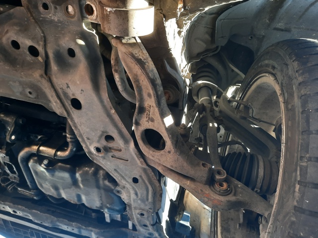 MAZDA GJ6A34300E Рычаг передней подвески нижний левый/правый в наличии Черкассы