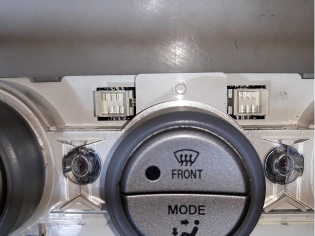 Mando climatizador para mazda 6 station wagon 2.0 lf17 GJ6G61190A