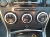 Unidade de controlo dos modos de aquecimento/condicionamento GJ6G61190A MAZDA