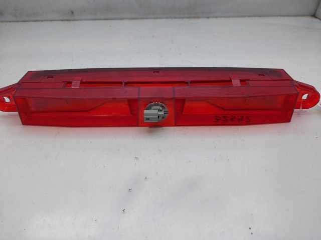 Sinal de parada traseiro adicional GJ6J51580D Mazda