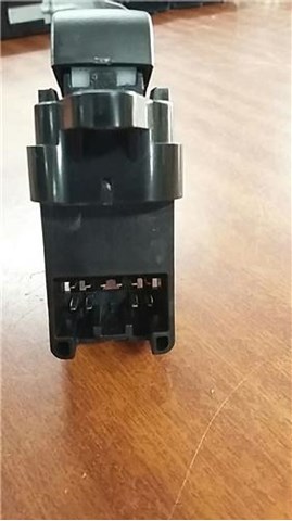MAZDA GP9A66370 Кнопка включения мотора стеклоподъемника передняя правая в наличии Украина
