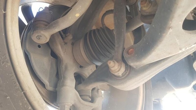 MAZDA GS1D33031 Цапфа (поворотный кулак) передний левый в наличии Винница
