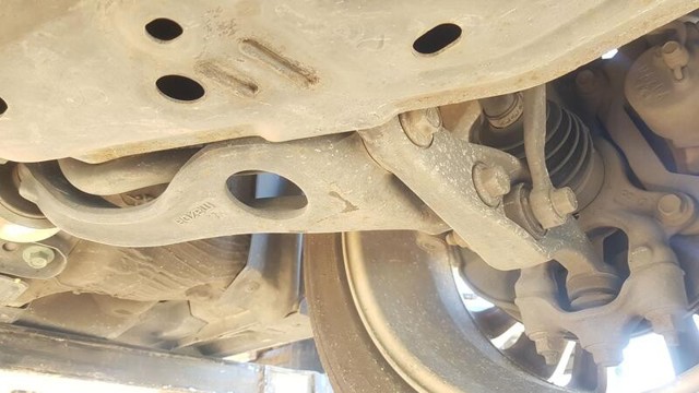 GS1D34350L Рычаг передней подвески левый купить Николаев