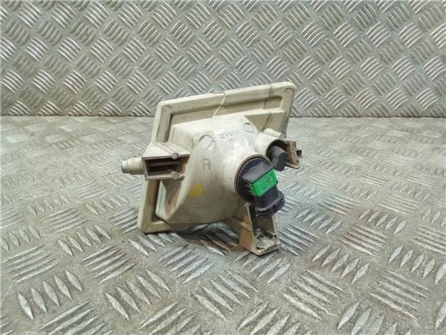MAZDA GS1D51680B Фара противотуманная правая в наличии Николаев