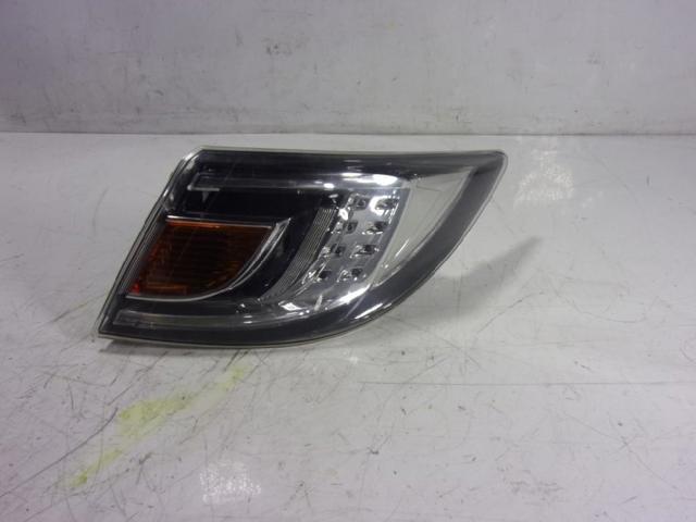 Lanterna traseira direita externa GS1G51150H Mazda