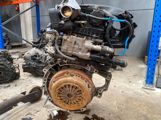 PEUGEOT HMR Двигатель в сборе в наличии Черкассы