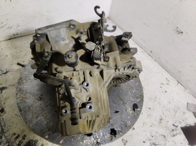 HYUNDAI J52073 КПП в наличии Одесса