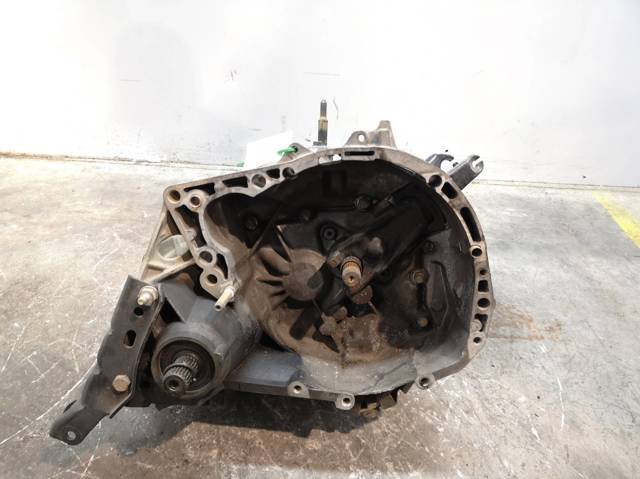 RENAULT JB1946 КПП в наличии Черновцы