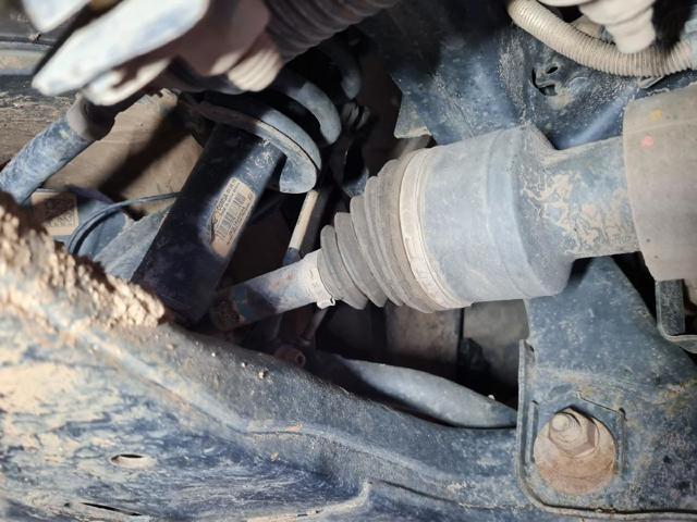 FORD JB3G3A427BB Полуось (привод) передняя правая в наличии Украина