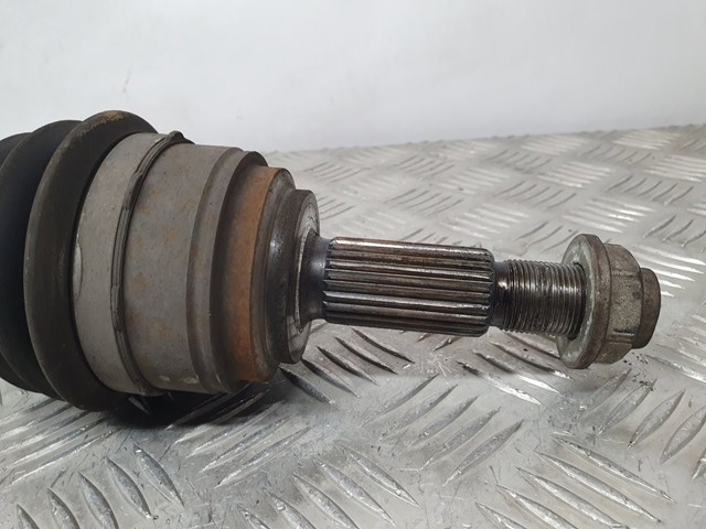 FORD JT763B437AB Полуось (привод) передняя левая в наличии Житомир
